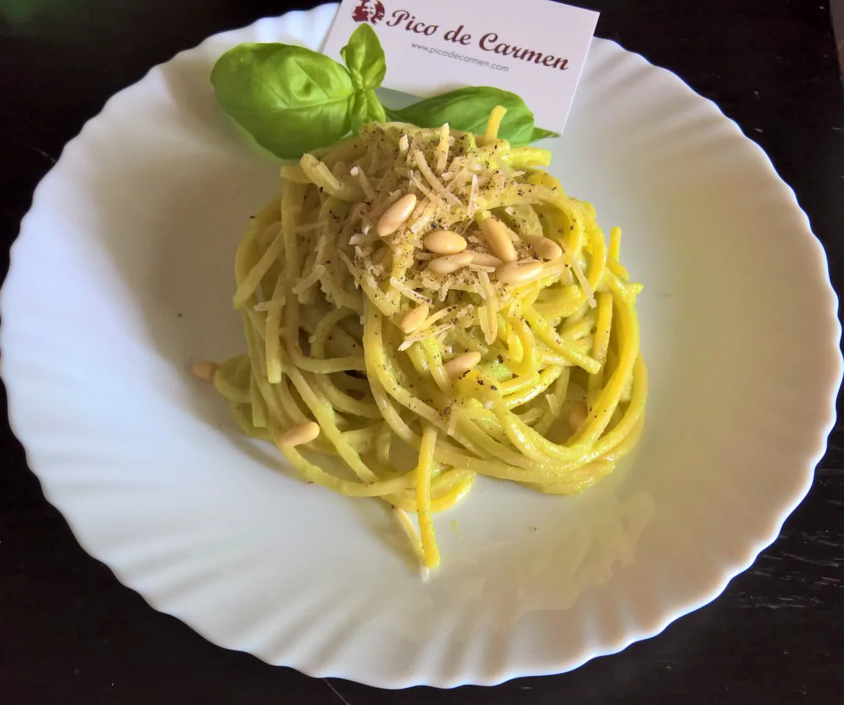 spaghetti quadrati al pesto di zucchine